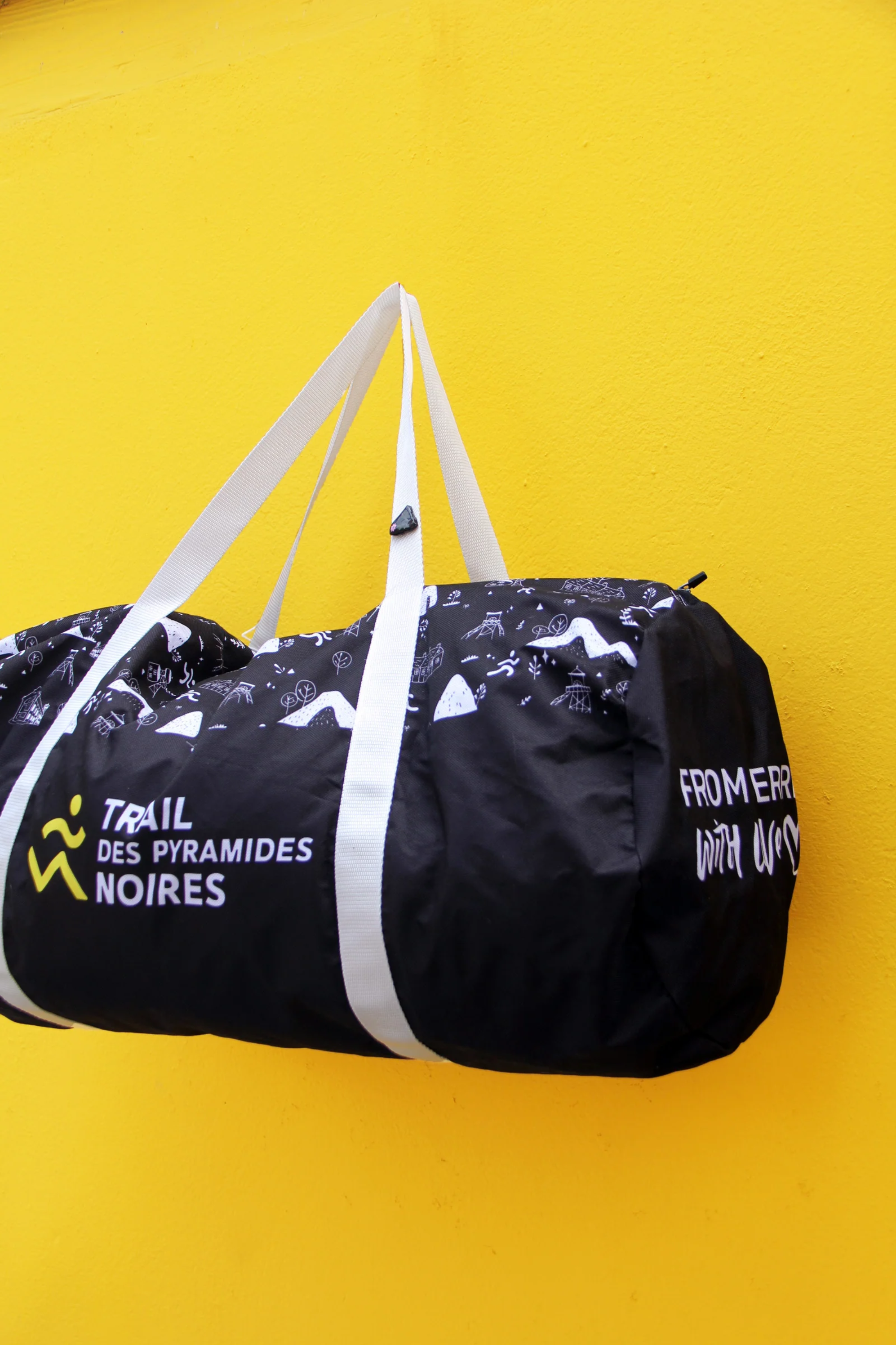 Préparez vos plus belles escapades sportives (ou non) avec ce sac polochon TPN 100 % sur mesure.