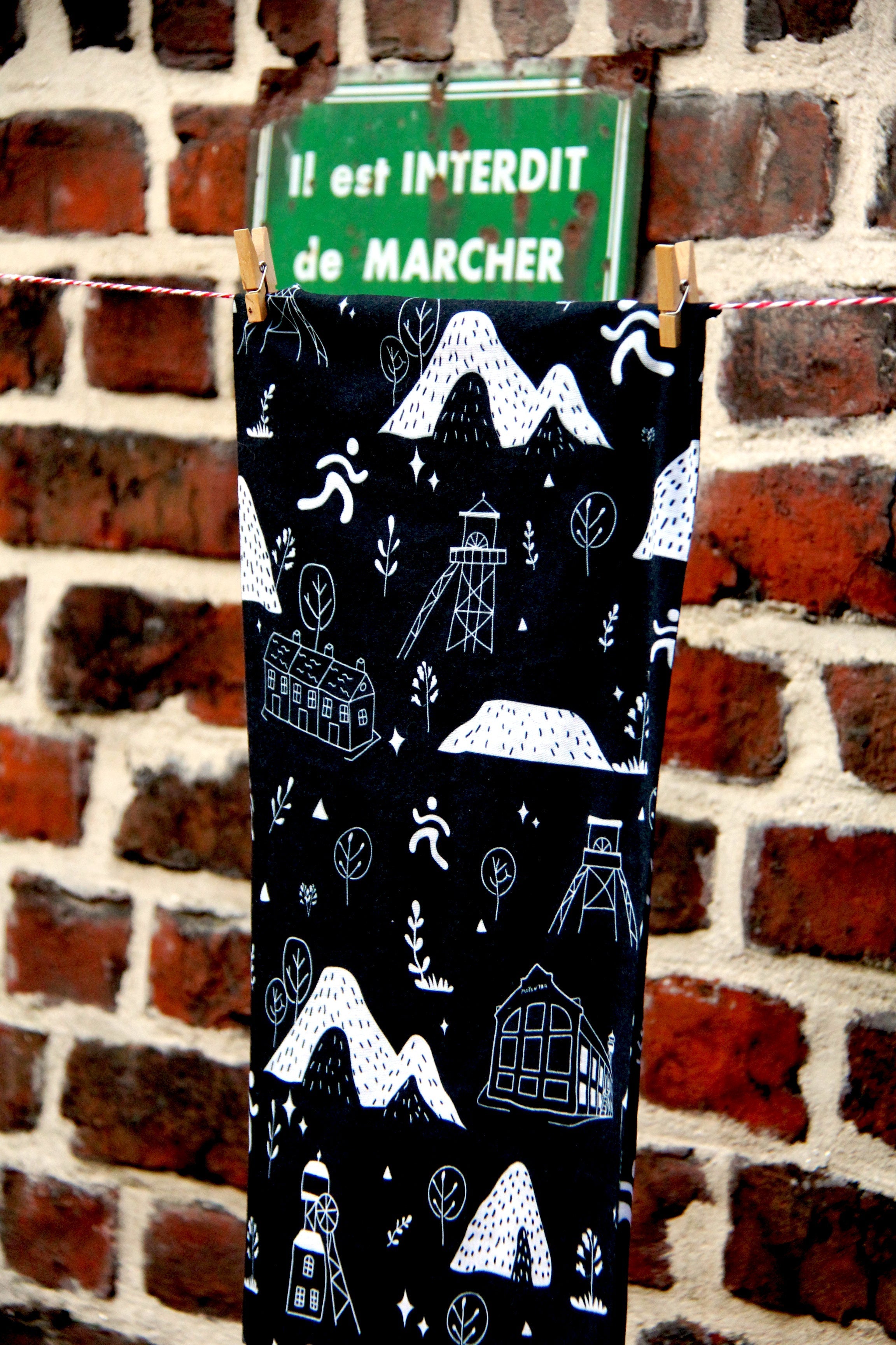 Tour de cou noir de mineur au design patrimonial pour trail et running